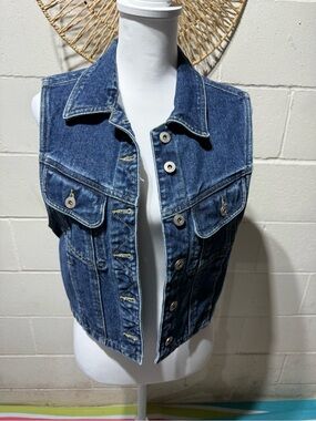 Liz Claiborne Blue Denim Jeans Patch Detail